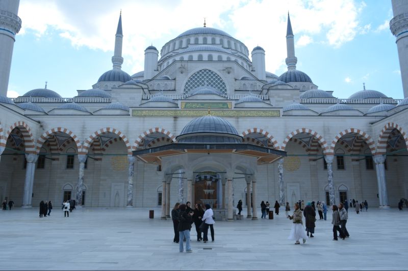Çamlıca Camii